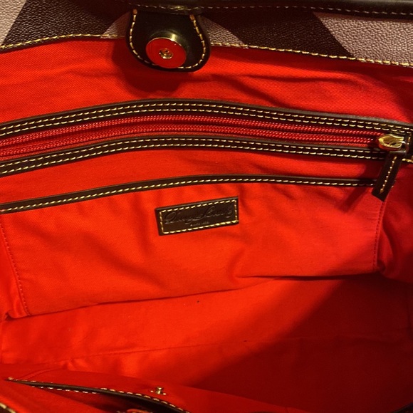 Dooney and Bourke large tote.  New with tag - Picture 11 of 14